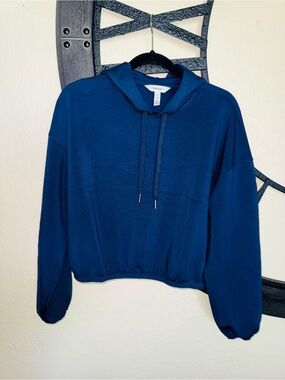NWOT Spanx Air Essentials Cropped Hoodie - Size Large